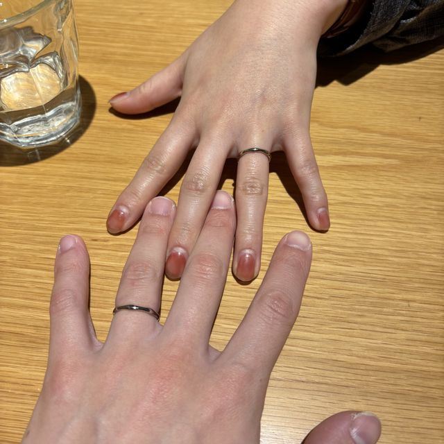 【mina.jewelry(ミナジュエリー)の口コミ】 ゆらぎと言うデザインを選びました。
SNSでmina.jewelry様を知り、とある…