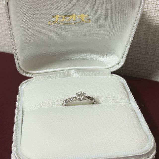 【カオキ　ダイヤモンド専門卸直営店の口コミ】 婚約指輪にはメインのダイヤモンドが飾られているので、質の良いのダイヤ…