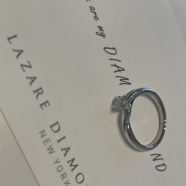 【ラザール ダイヤモンド(LAZARE DIAMOND)の口コミ】 待ちに待った指輪装着…！！
店舗で試着してこのダイヤの輝きを
自…