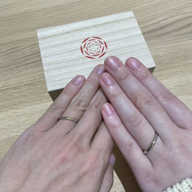 【出雲結(いずもゆい)の口コミ】 とても素敵な指輪で着け心地もフィットし大満足な指輪でした。
シンプルな…