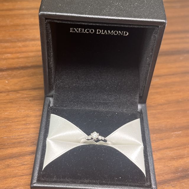 【エクセルコダイヤモンド(EXELCO DIAMOND)の口コミ】 デザインが他とは、被らず綺麗で指にコンプレックスのある自身でも指がす…