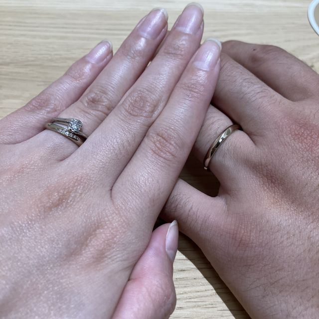 【出雲結(いずもゆい)の口コミ】 初めは、婚約指輪と結婚指をセットで選ぼうと思っていましたが、スタッフ…