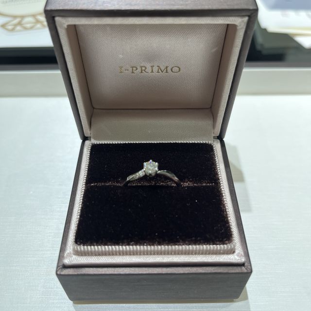 【アイプリモ(I-PRIMO)の口コミ】 シンプルかつ特別な場面で使いやすいデザインでとても彼女も気に入ってく…