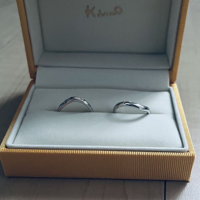 【ケイウノ ブライダル(K.UNO BRIDAL)の口コミ】 購入時にデザインはスタッフの方に思い出話をすることにより、
自分らだけ…