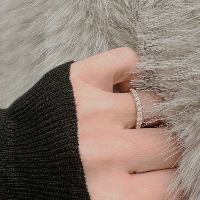 【PUAALLY(プアアリ)の口コミ】 ハーフエタニティリングとハワイアンの融合でとっても気に入りました。
指…