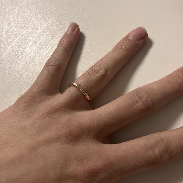 【TOWA(永遠)の口コミ】 私達はウェーブ型を選びました。
とても指に馴染む形で、カラーもピンクゴ…