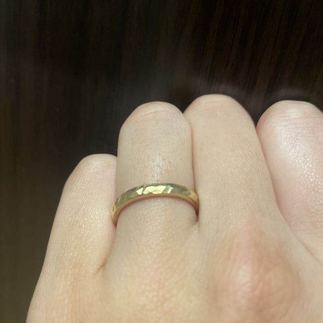 【CRAFY(クラフィ)の口コミ】 ぼこぼこした加工の指輪は、既製品ではなかなか見つけられず。検索などし…