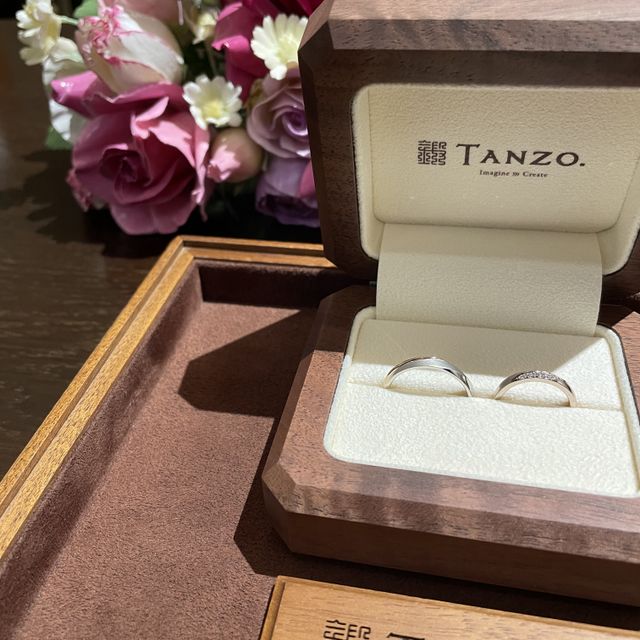 【TANZO.(鍛造指輪)の口コミ】 他店でもたくさん指輪の試着をしてきましたが、素材のおかげか、他のブラ…