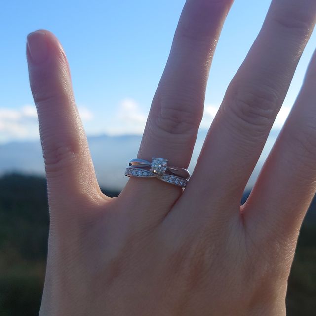 【アイプリモ(I-PRIMO)の口コミ】 結婚指輪はダイヤモンドがラインで入っているものと決めていました。
たく…