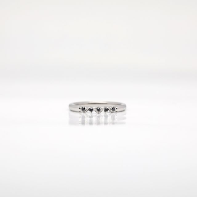 【atelier CraM(アトリエ クラム)の口コミ】 デザインはなるべくシンプルに、人と被らないように、考えました。
メンズ…