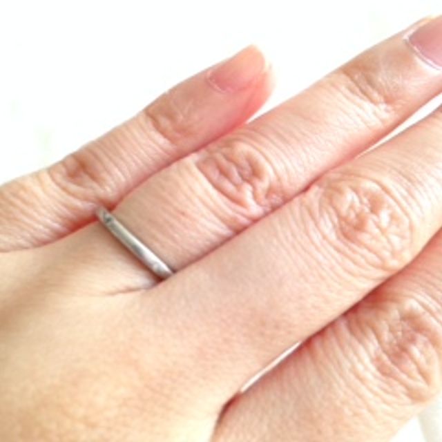 【Joie de treat.(ジョア・ドゥ・トリート)の口コミ】 指になじんで存在感の無い細いリングを探していました。他のブランドでは…