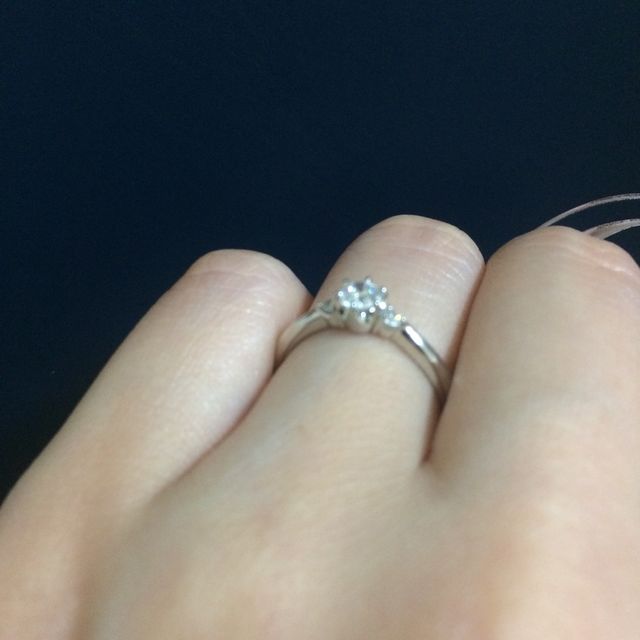 【銀座ダイヤモンドシライシの口コミ】 婚約指輪、結婚指輪をセットでつけやすいものを探していました。他店を見…