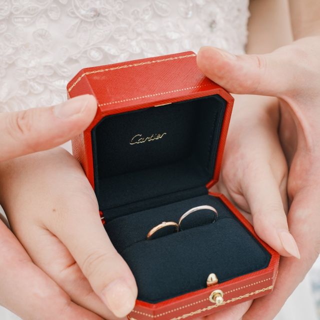 【カルティエ(Cartier)の口コミ】 シンプルなデザインで仕事のときも付けられるのがお気に入りです。また、…