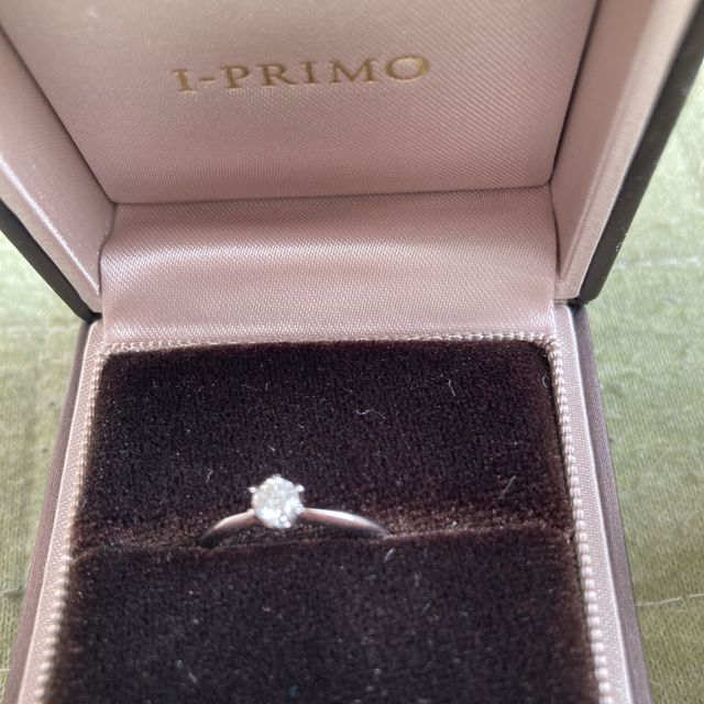 【アイプリモ(I-PRIMO)の口コミ】 ダイヤの輝きがきれい。大きすぎず、小さすぎず、ちょうどよい大きさ。派…