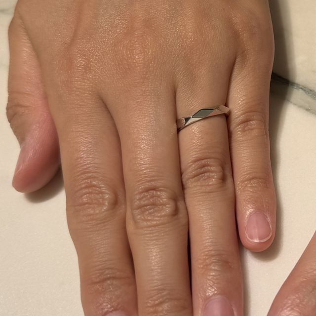 【ブシュロン(BOUCHERON)の口コミ】 光を反射する幾何学的でシンボリックなファセットのモチーフが非常に魅力…