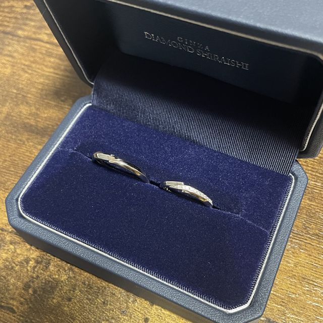 【銀座ダイヤモンドシライシの口コミ】 洗礼された上品なデザインの中にスタイリッシュさを感じられる指輪となっ…