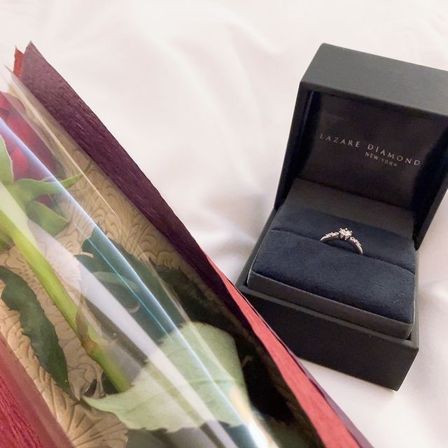 【ラザール ダイヤモンド(LAZARE DIAMOND)の口コミ】 他のお店に比べてプラチナの輝き方が強かったです。

写真の指輪のみなら…