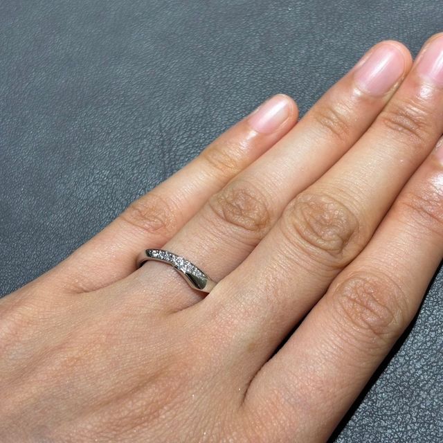 【ラザール ダイヤモンド(LAZARE DIAMOND)の口コミ】 他のお店に比べてプラチナの輝き方が強かったです。

写真の指輪のみなら…