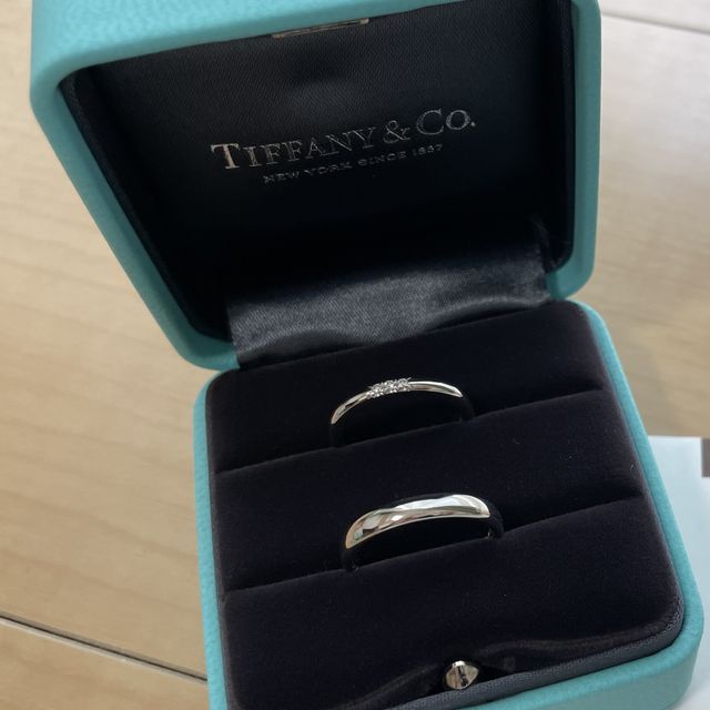 【ティファニー(Tiffany & Co.)の口コミ】 仕事中も付けられるようにシンプルなものにしました。
ダイヤが、小さめだ…