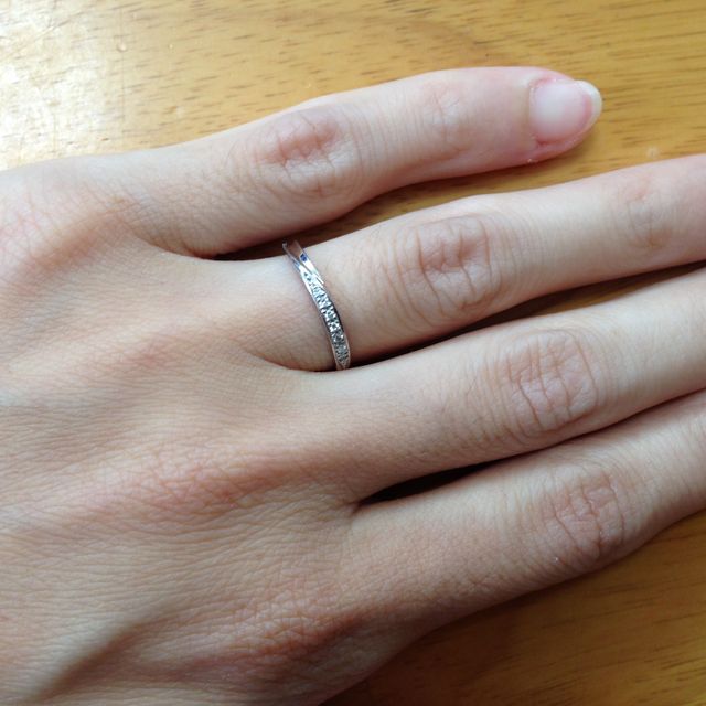 【LEHAIM(レハイム)の口コミ】 婚約指輪と一緒に付ける事の出来る指輪を探していました。婚約指輪とセッ…