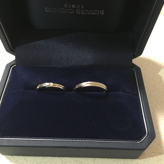 【銀座ダイヤモンドシライシの口コミ】 まず、デザインが素敵でした！
シンプルですが、女性の指輪にはダイヤが入…