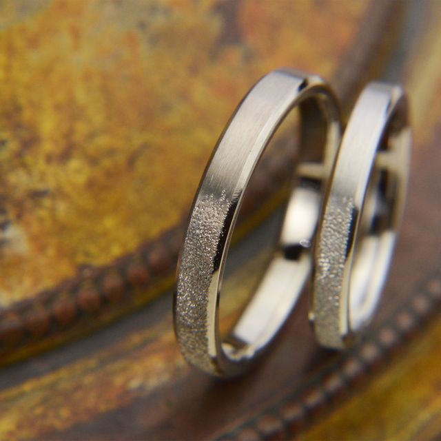 【e.m.の口コミ】 人とあまり被らない個性的な点、また指輪のデザインが表面と裏面で異なる…