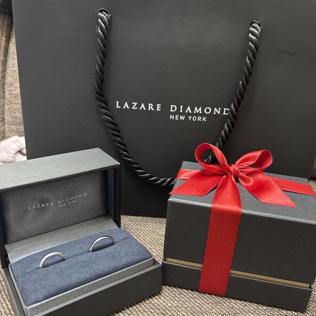 【ラザール ダイヤモンド(LAZARE DIAMOND)の口コミ】 前面エタニティと、ちょうど良いウェーブかげんがとてもかわいいです！
ウ…