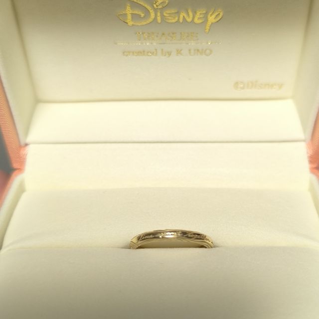 【ケイウノ ブライダル(K.UNO BRIDAL)の口コミ】 一緒にいると楽しいね、という言葉が彫られており 印象に残ります。また …