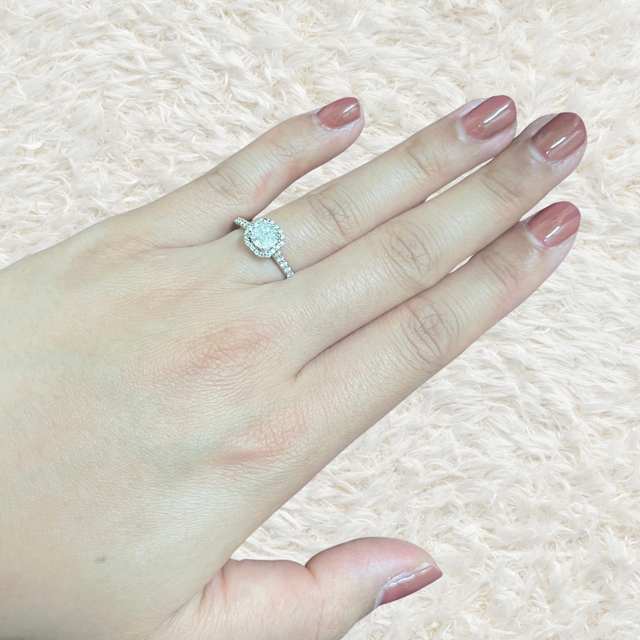 【DIALLURE(ディアリュール)の口コミ】 ずっとほしかったデザインの婚約指輪を購入できました！やわらかい印象の…