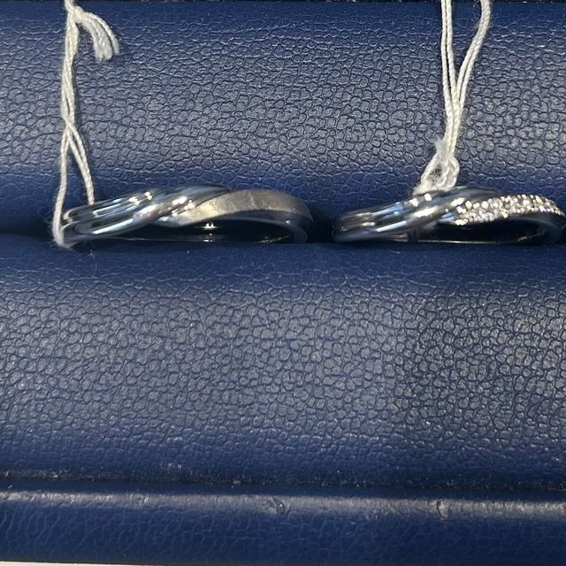 【銀座ダイヤモンドシライシの口コミ】 ウェーブラインの指輪を探していて、たくさん試着していく中で、こちらは…