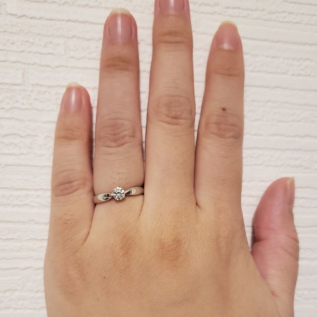 【ティファニー(Tiffany & Co.)の口コミ】 ティファニーの指輪は、シンプルながらも上品な輝きを放ち、どんなシーン…