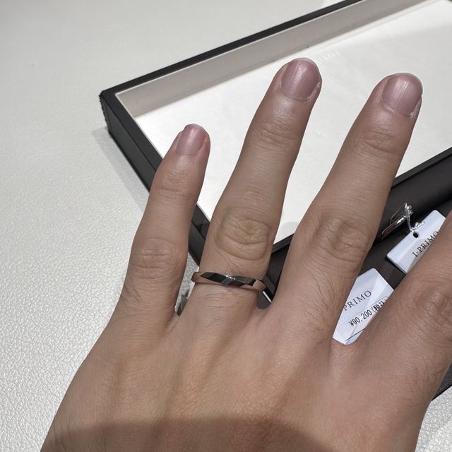 【アイプリモ(I-PRIMO)の口コミ】 見た目はシンプル少しカジュアル目な印象です。
内側に埋め込まれているダ…