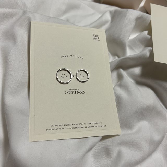 【アイプリモ(I-PRIMO)の口コミ】 婚約指輪と重ね付けで綺麗に見えるようなデザインにしました。プラチナの…