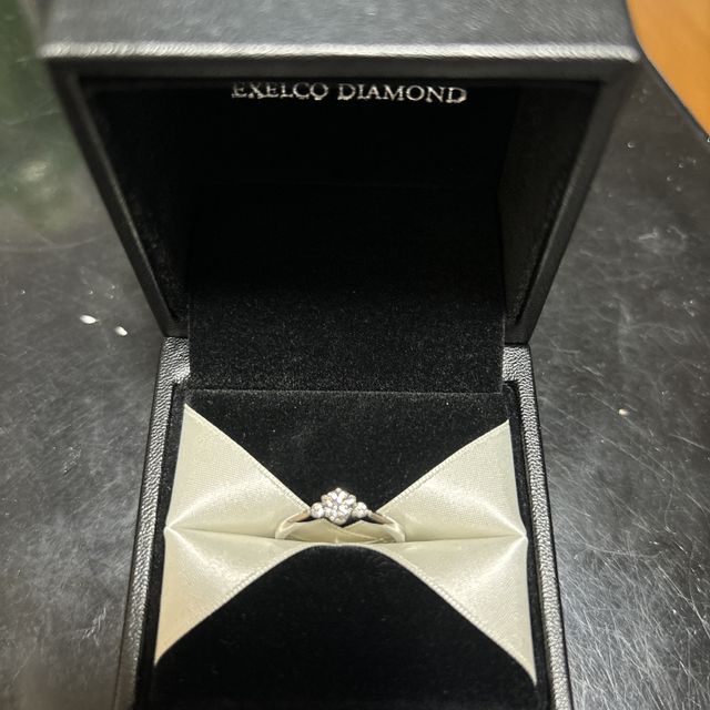 【エクセルコダイヤモンド(EXELCO DIAMOND)の口コミ】 普段指輪をつけていても、洋服に引っかかったり邪魔にならない大きさのダ…