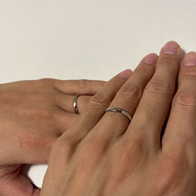 【TANZO.(鍛造指輪)の口コミ】 まず2人で話し合い生涯つけられる指輪にする事となったので、鍛造製法の指…