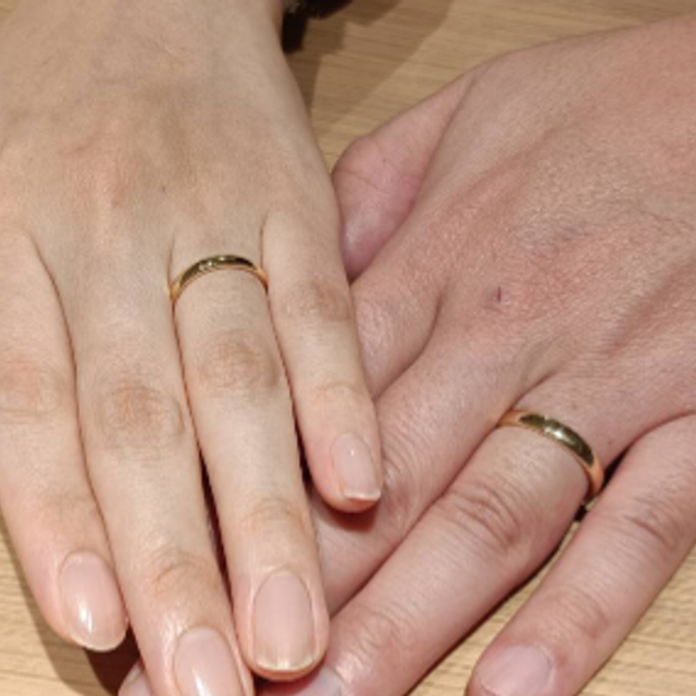 【NIESSING(ニーシング)の口コミ】 シンプルで上品なデザインが魅力の結婚指輪です。着け心地が良く、日常使…