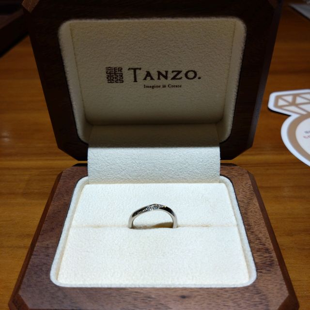 【TANZO.(鍛造指輪)の口コミ】 鋳造製法と違って圧倒的に強度があることが一番のおすすめポイントです。…