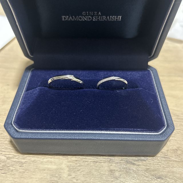 【銀座ダイヤモンドシライシの口コミ】 プラチナ、シンプル、やや太めを探していて、何種類かの指輪を出して頂き…
