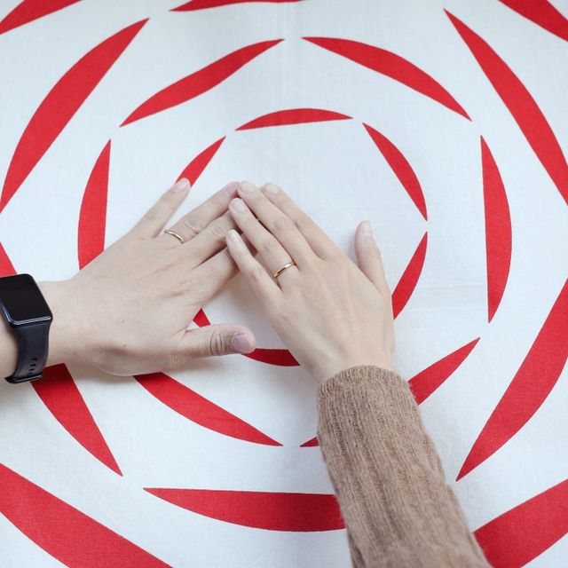 【出雲結(いずもゆい)の口コミ】 内側に向けて自然と細くなっていて、つけ心地がとてもよく、より美しく見…