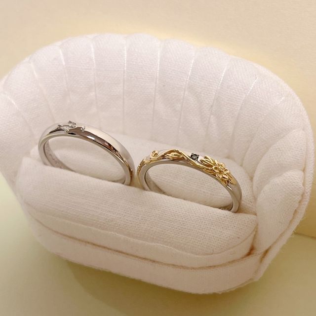 【ケイウノ ブライダル(K.UNO BRIDAL)の口コミ】 二人の好きなディズニーデザインの指輪。男性側はシンプルにさりげなくワ…