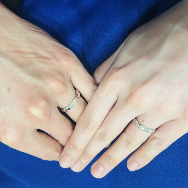 【ケイウノ ブライダル(K.UNO BRIDAL)の口コミ】 プラチナ、デコラーレのデザインにしていただきました。
裏地、表共に刻印…