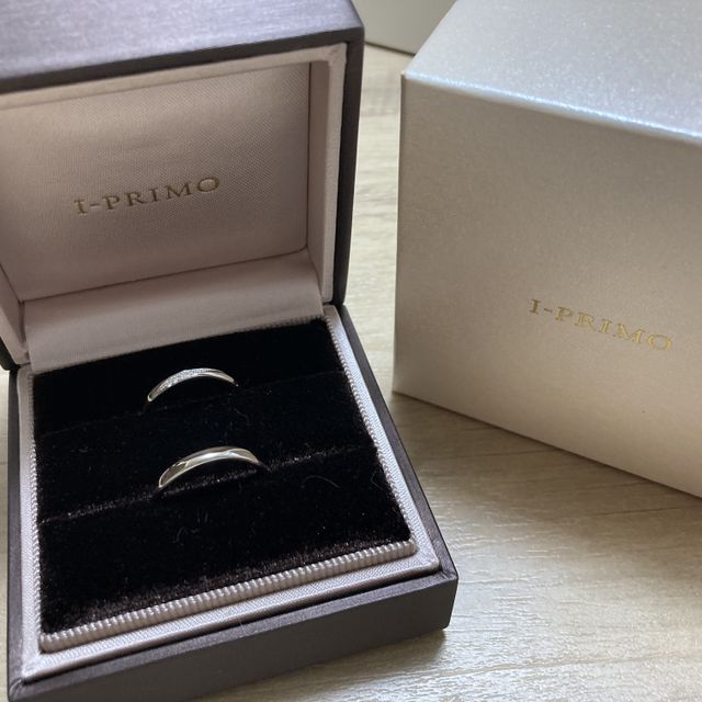 【アイプリモ(I-PRIMO)の口コミ】 ダイヤがキラキラ輝いてとても華やかなデザインです！
指輪自体の幅も他の…