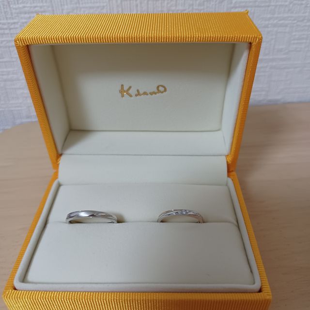 【ケイウノ ブライダル(K.UNO BRIDAL)の口コミ】 ピンクゴールドを入れたデザインにしたいと思いリングを探していたが、既…