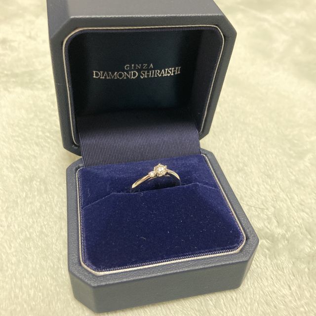 【銀座ダイヤモンドシライシの口コミ】 この指輪の最大の魅力は、高品質なダイヤモンドと洗練されたデザインです…