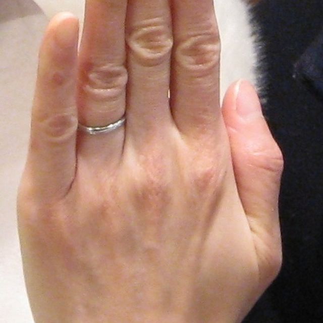 【JEWELRY  KAMATA(ジュエリーかまた)の口コミ】 結婚指輪はプラチナが憧れだったので、プラチナの指輪にしました。デザイ…