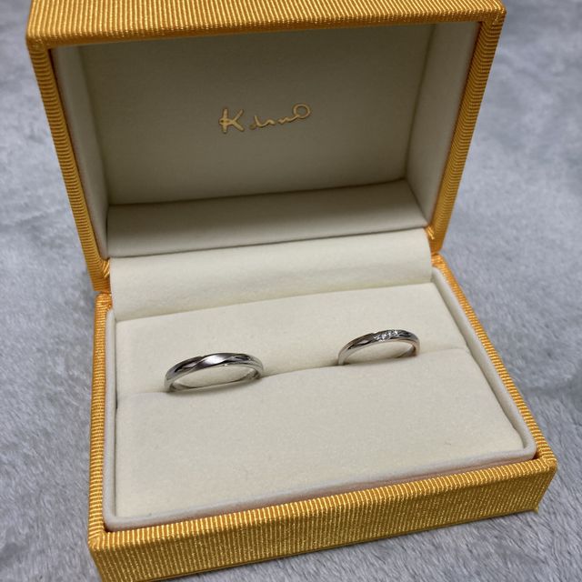 【ケイウノ ブライダル(K.UNO BRIDAL)の口コミ】 この結婚指輪の最大の魅力は、完全オリジナルデザインによる唯一無二の存…