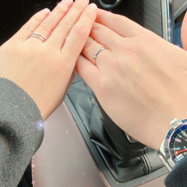 【Flowaves(フロウェーブス)の口コミ】 女性用のダイヤがキラキラしていて毎日見とれてしまうくらい可愛いデザイ…