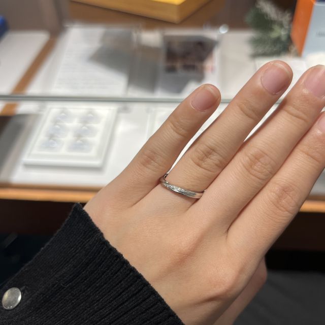 【銀座ダイヤモンドシライシの口コミ】 指輪をつけた時、どこから見てもキラキラしていてとても可愛い。
少し一癖…
