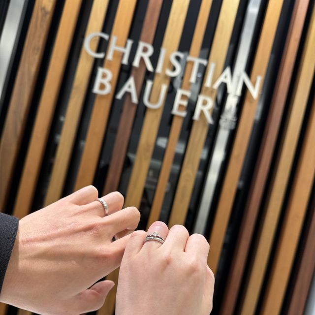 【CHRISTIAN BAUER(クリスチャンバウアー)の口コミ】 エタニティリングは憧れてたのでつけた瞬間心を奪われました笑
こちらはハ…