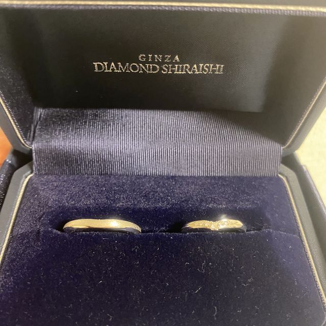 【銀座ダイヤモンドシライシの口コミ】 緩やかなVラインの形が好みだったため、いろいろ探しました。そもそもVラ…